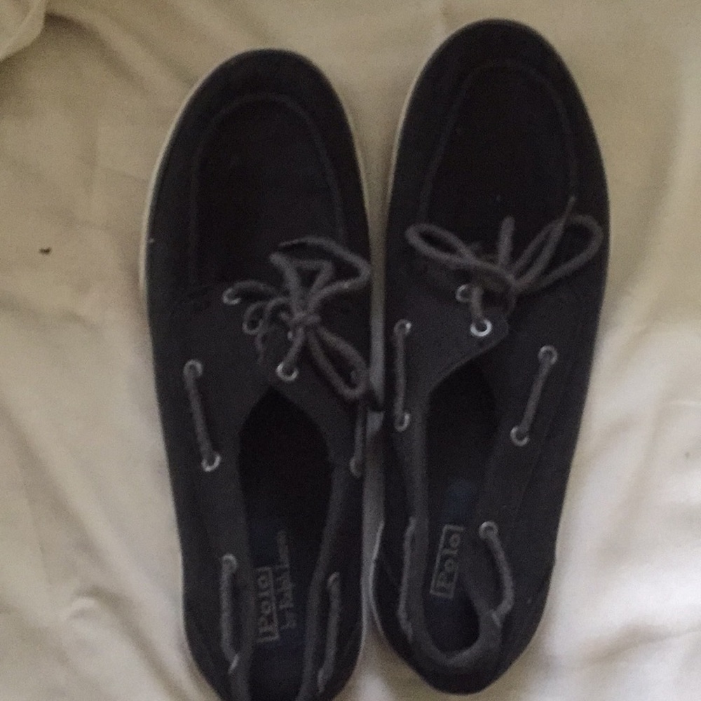 Men’s Black boat shoes